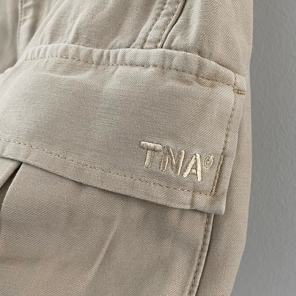 Aritzia TNA Tan Khaki Supply Cargo Micro Skirt Size 6 - Picture 3 of 15